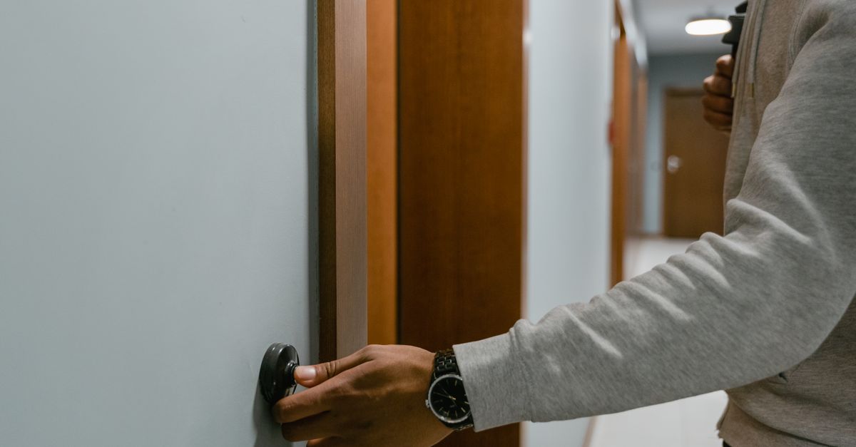 locksmith service technician — Pro Norfolk Locksmiths