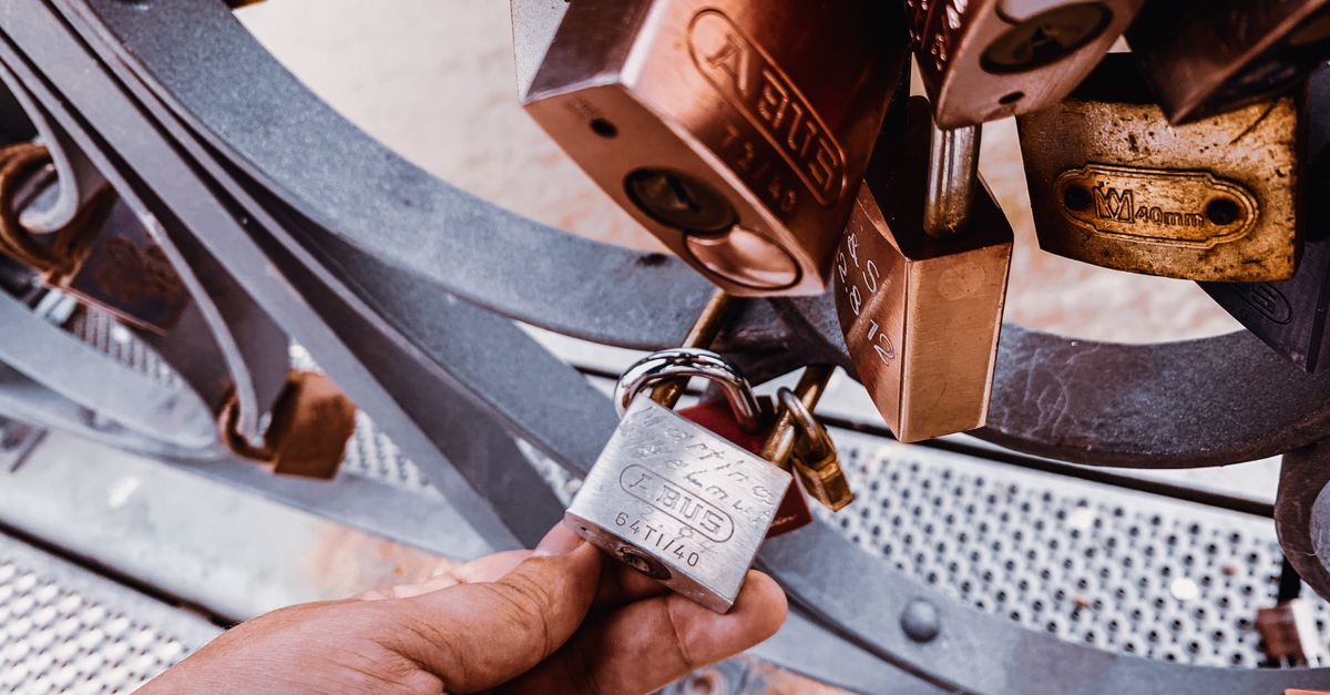 locksmith service technician — Pro Norfolk Locksmiths