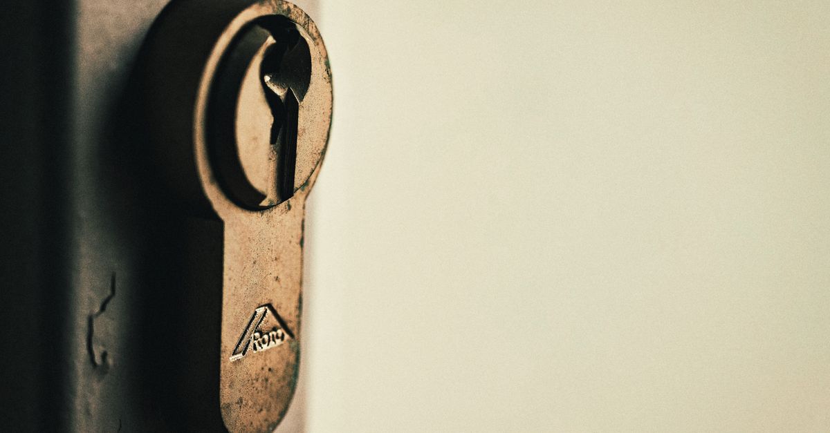 Stuck Key, Dead Cylinder, or Something Else? Getting the Right Fix — Pro Norfolk Locksmiths