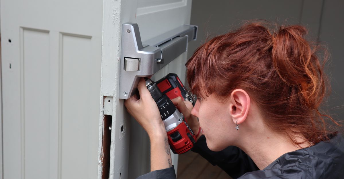Emergency Commercial Locksmith and 24-Hour Lockout Response — Pro Norfolk Locksmiths