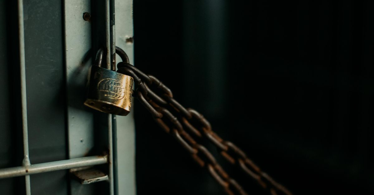 Locked Out? Before You Call — and When You Absolutely Should Call — Pro Norfolk Locksmiths